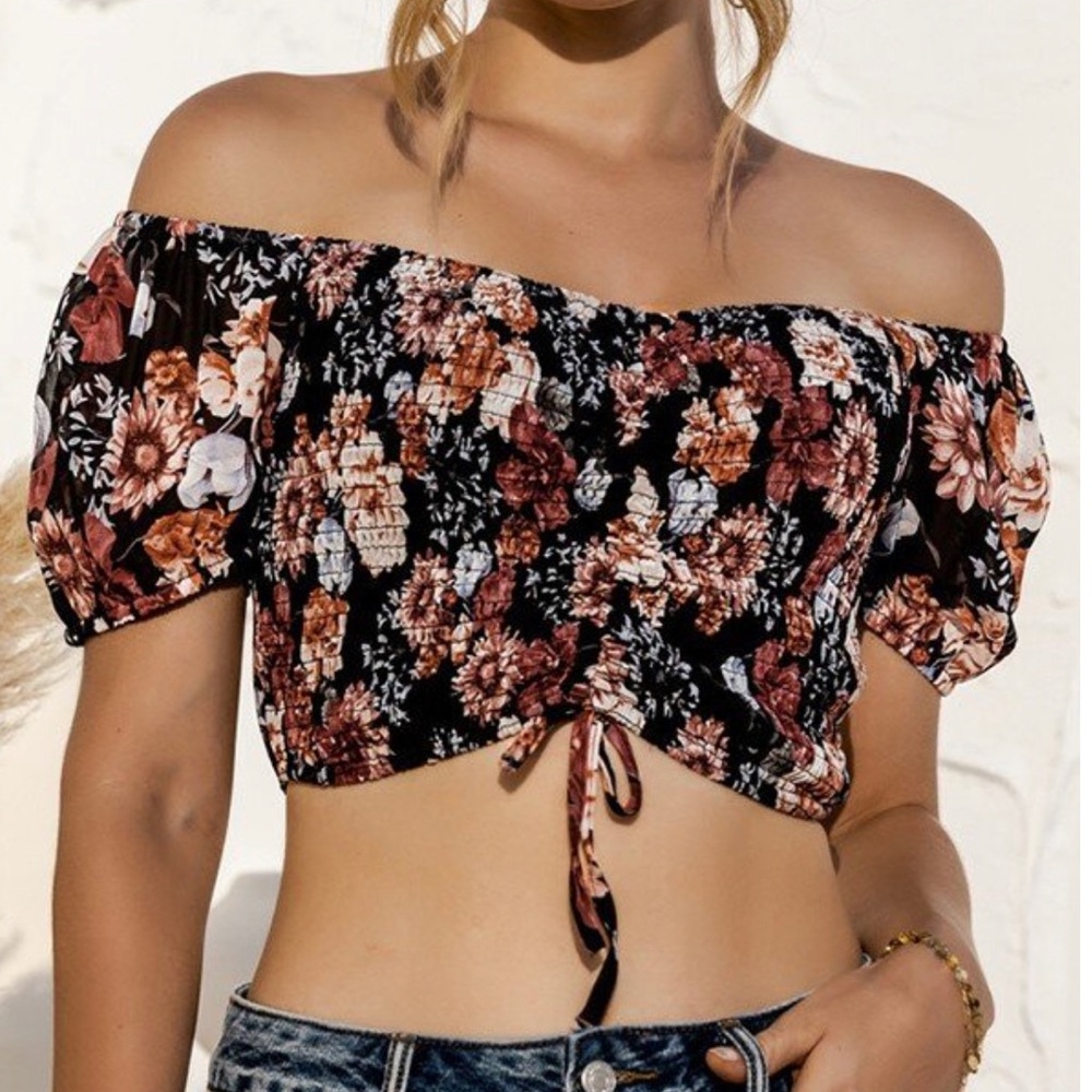 Mindy Crop Top - Picture 2 of 3